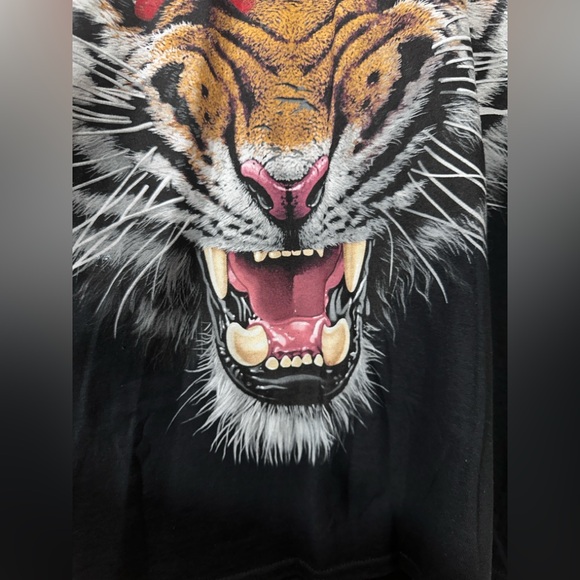 Liquid Blue Tiger Graphic Tee with Red X Eyes – Size M - Picture 3 of 8